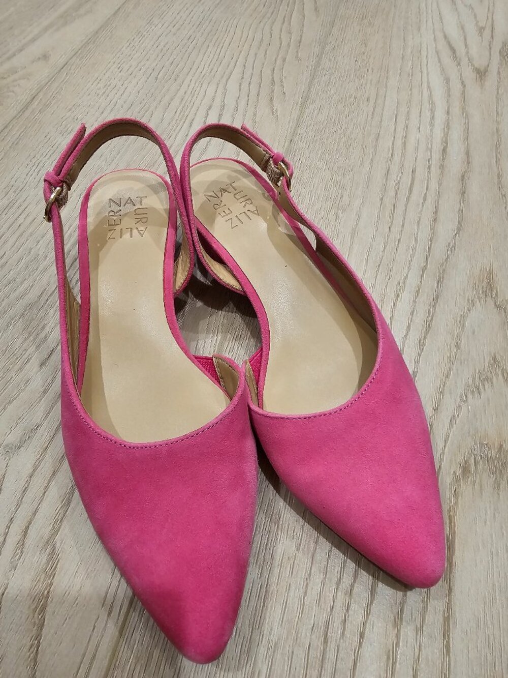 Naturalizer Banks Slingbacks